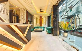 Hotel Golden Wings 2 Mnts New Delhi Railway Station